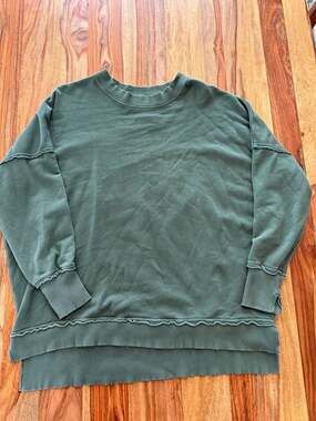 Aerie Desert Sweatshirt Olive Green Raw Edge High-Low XS